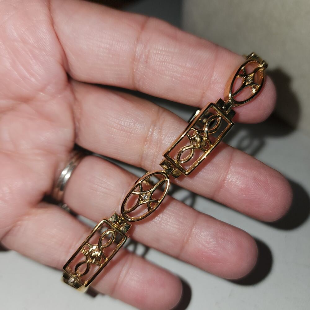 GOLD TONED VINTAGE RHINESTONE LINKED BRACELET